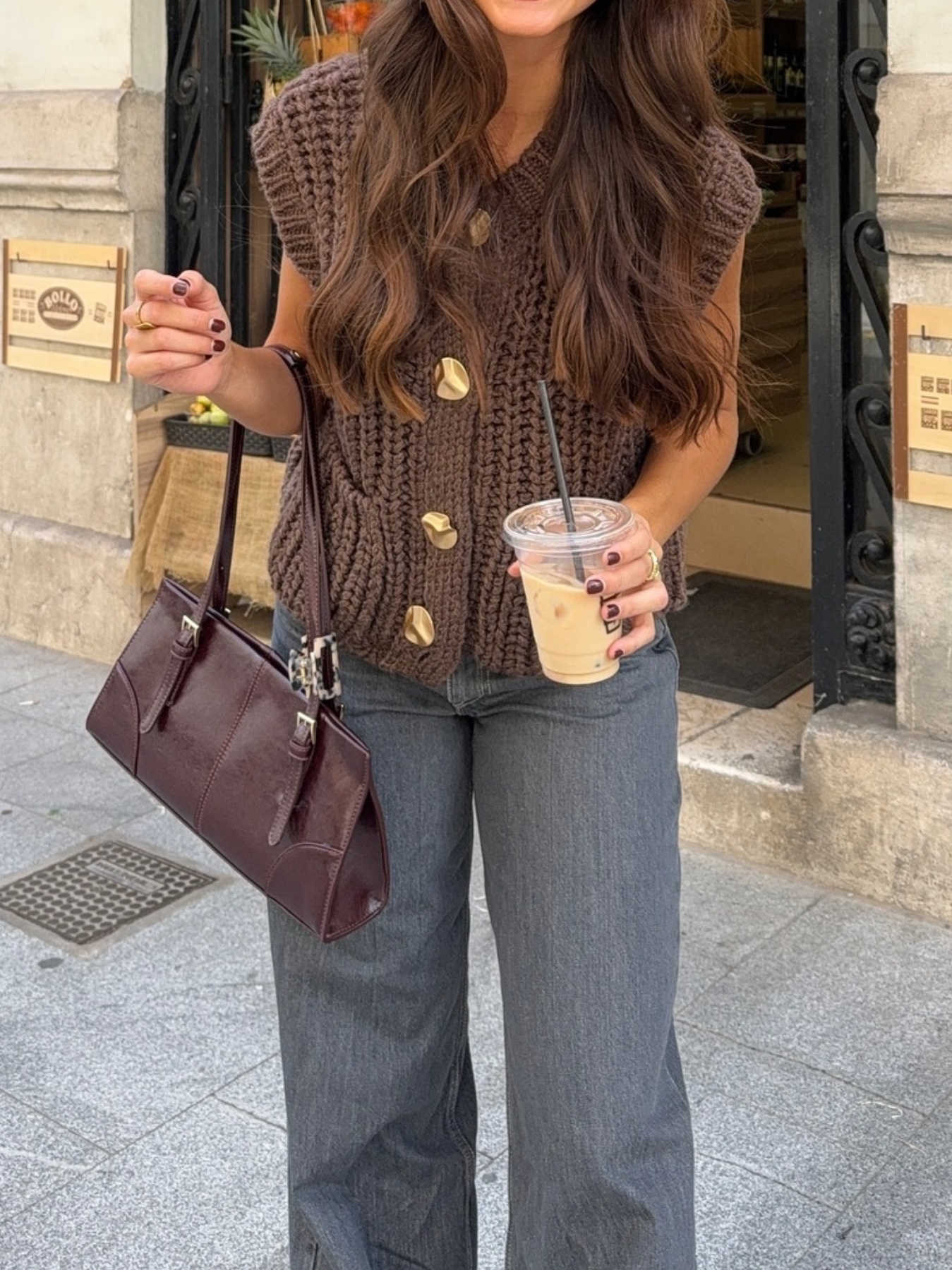 Round Neck Sleeveless Knit Cardigan