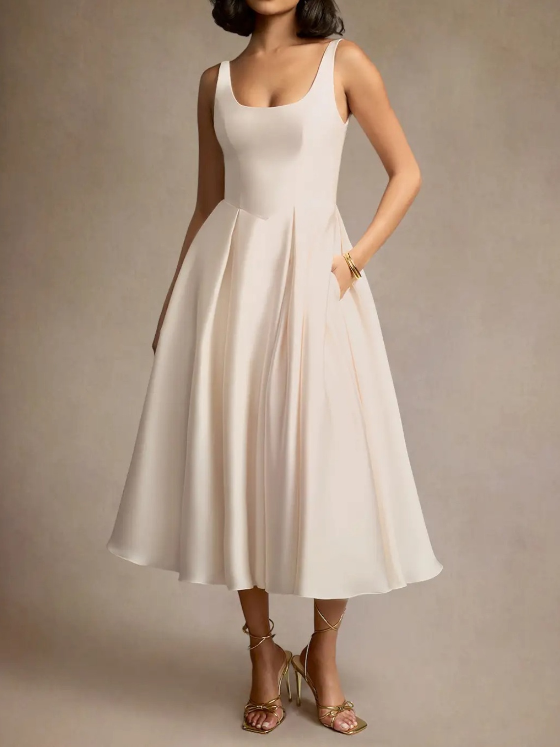 Scoop Neckline Pleated Formal Event Dress