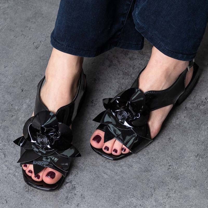 3D Flower Low-Heeled Sandals
