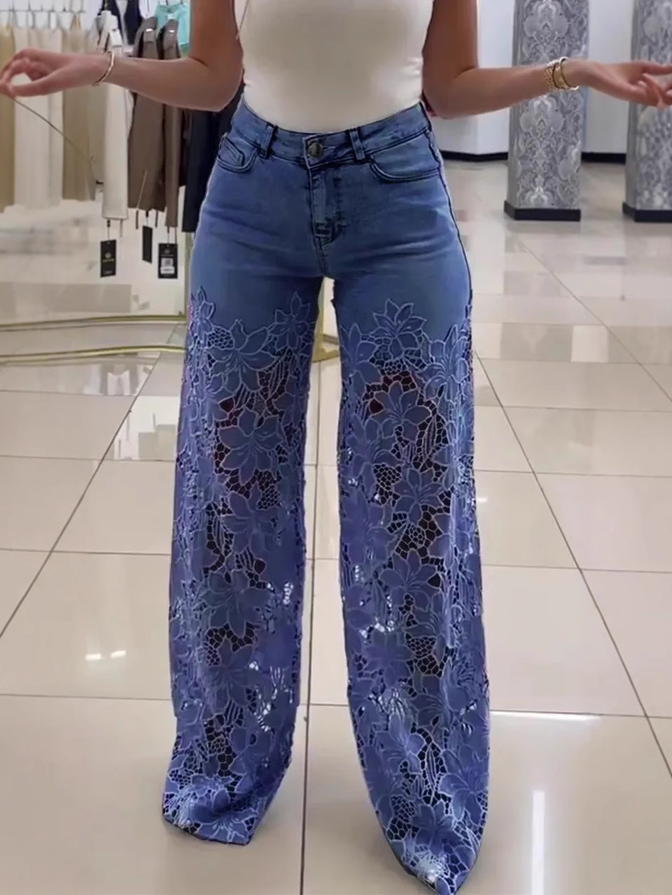 Stylish Wispy Lace Patchwork Jeans