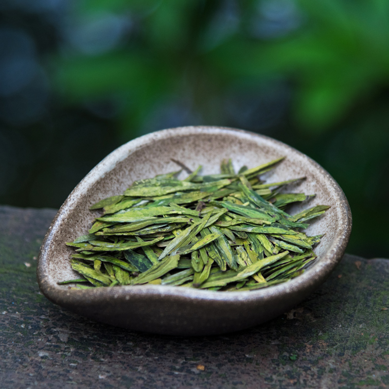 2024 New Tea Gong Brand Pre-Qinming Green Tea West Lake Longjing Tea AAA Special Grade 100g