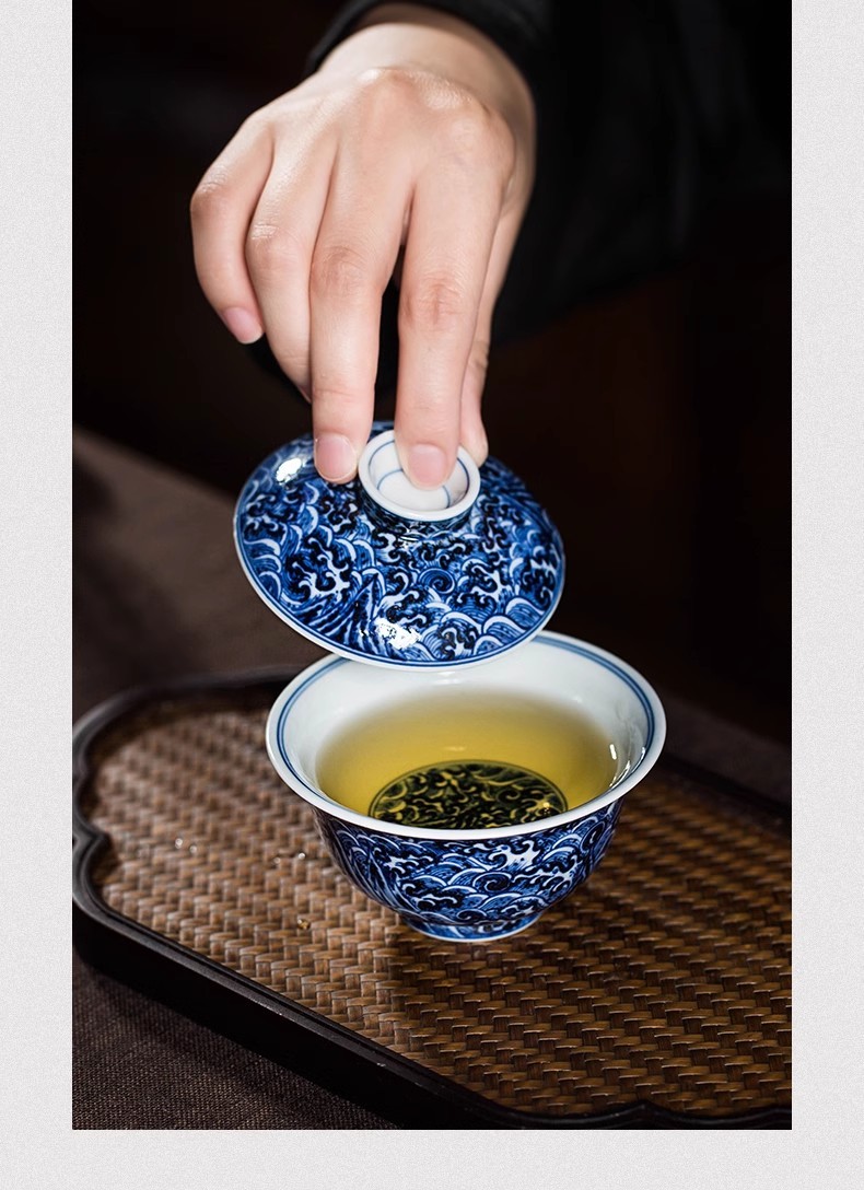 Jingdezhen tea cup, tea bowl with a lid ,gaiwan "Haishuijingyawen"120ml