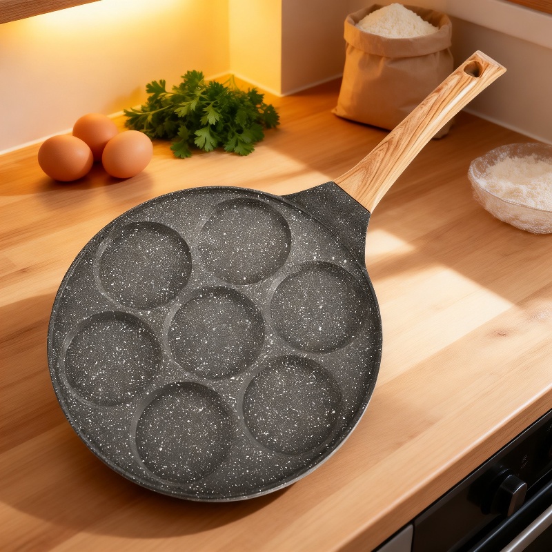 Praktische Frühstückspfanne mit sieben Formen
