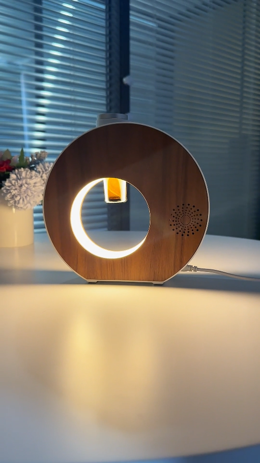 The latest aroma diffuser touch screen control for the night light, which can be connected to Bluetooth to play music （TK Live）