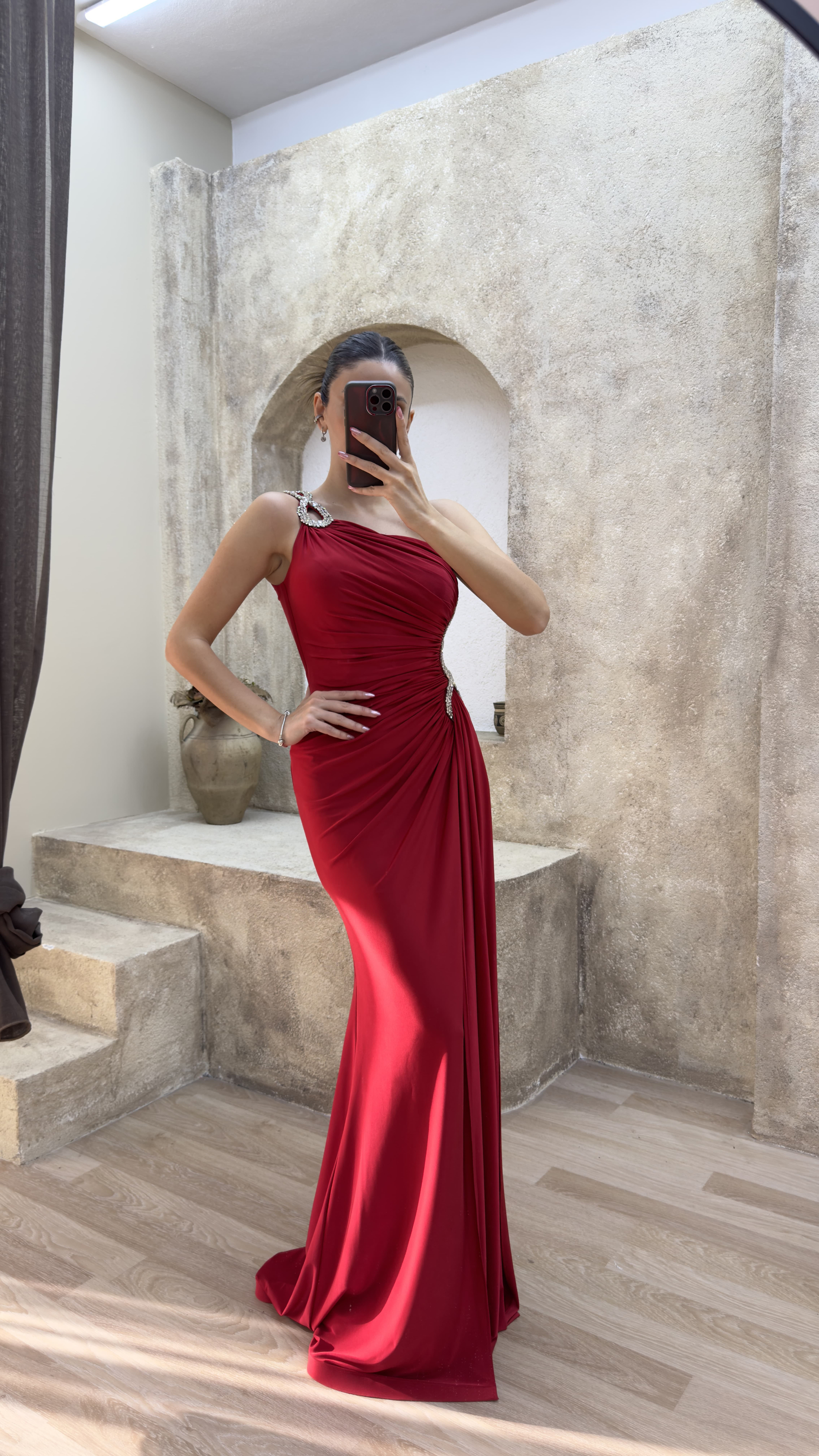 ONE SHOULDER WAIST DETAIL STONE EMBROIDERED DRAPED DESIGN EVENING DRESS