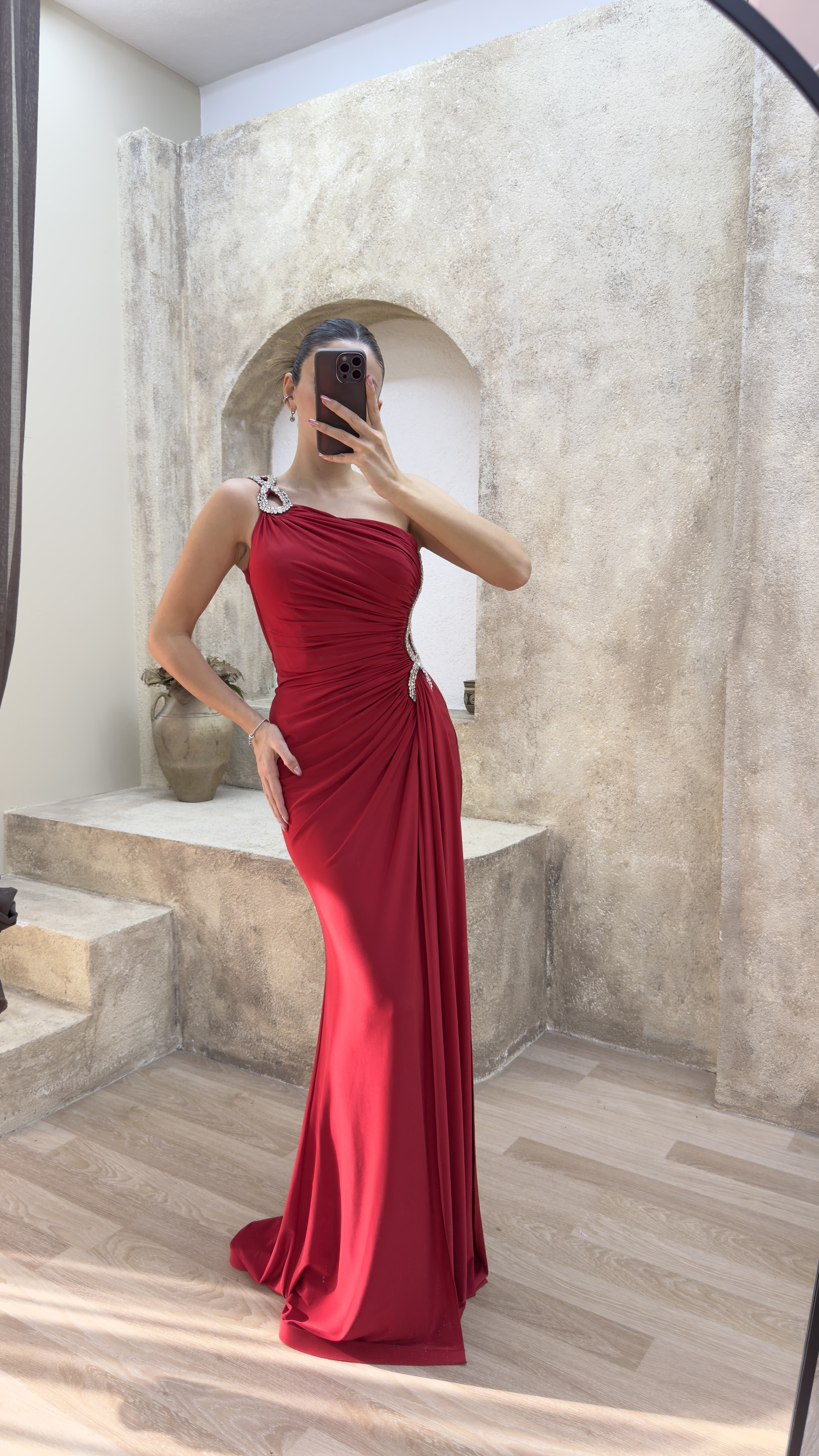 ONE SHOULDER WAIST DETAIL STONE EMBROIDERED DRAPED DESIGN EVENING DRESS