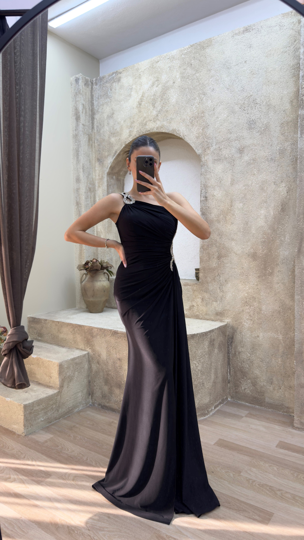 ONE SHOULDER WAIST DETAIL STONE EMBROIDERED DRAPED DESIGN EVENING DRESS