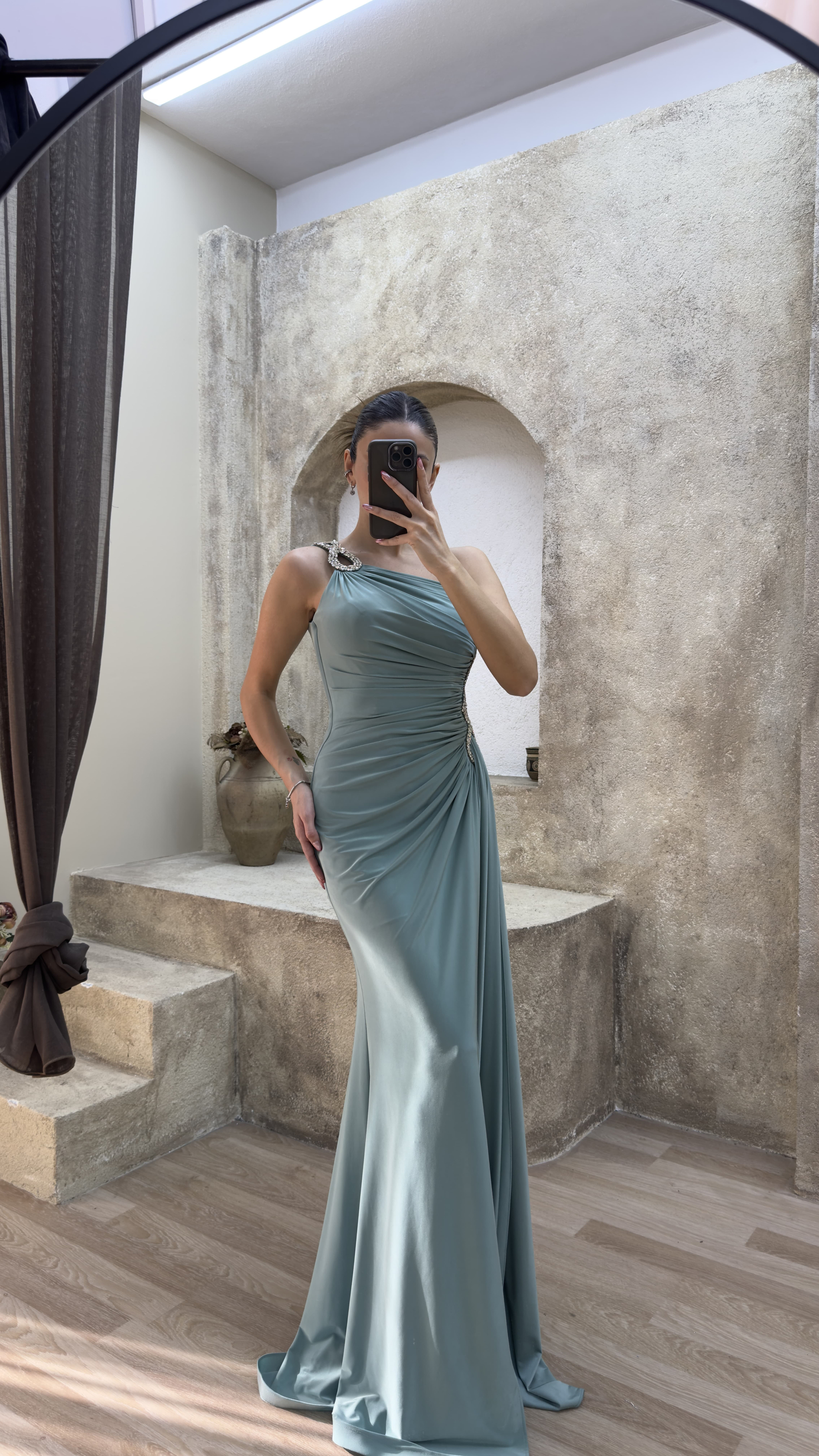 ONE SHOULDER WAIST DETAIL STONE EMBROIDERED DRAPED DESIGN EVENING DRESS