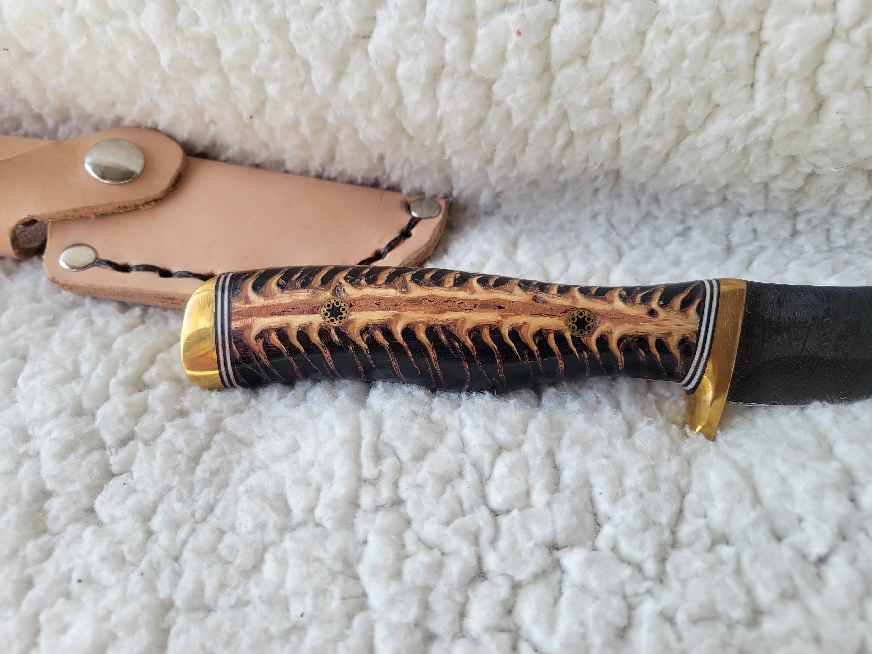 Made in Montana Hunting Knife Black Pinecone