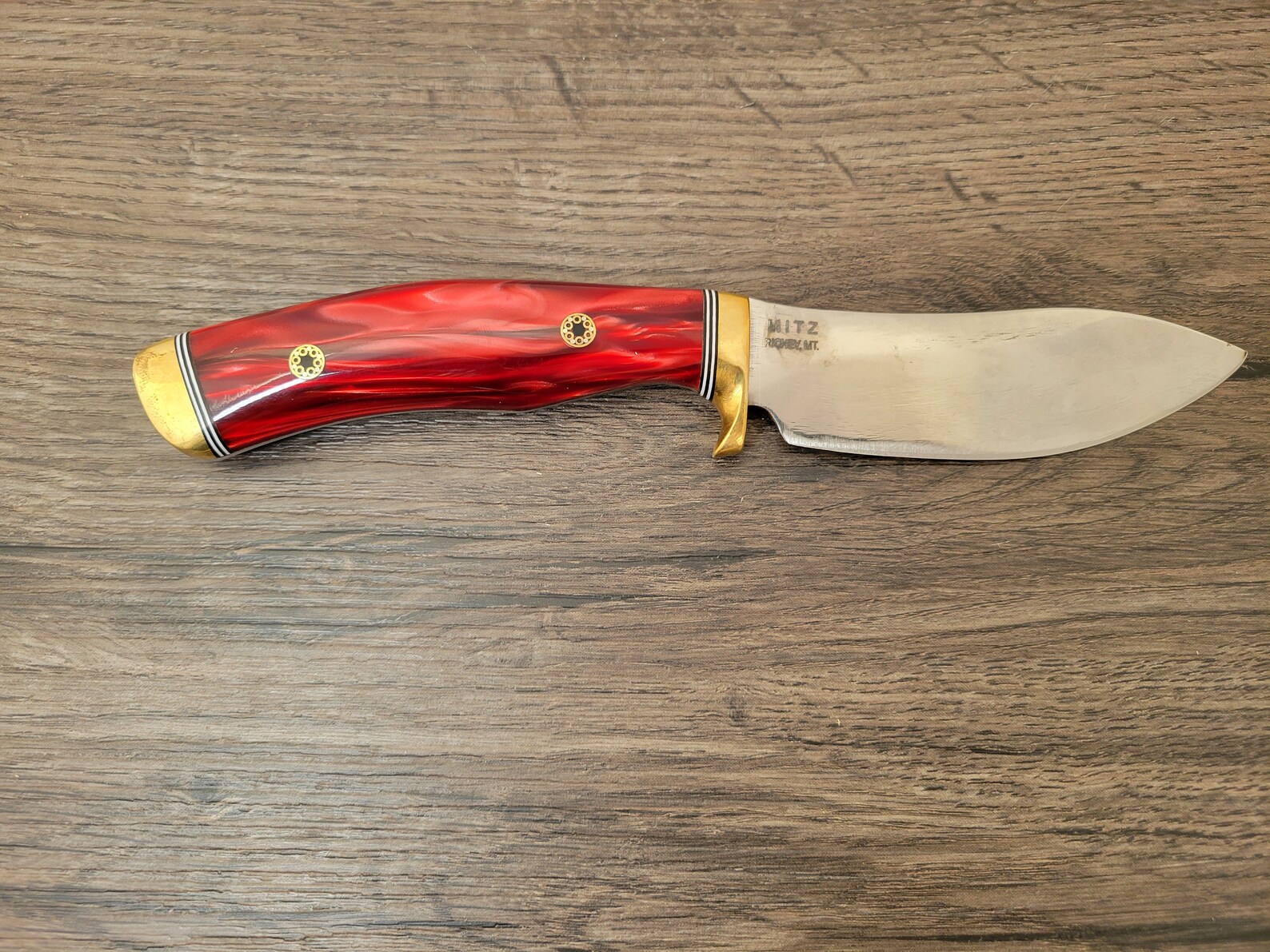 Handmade Hunting knife red unipearl (fantasy marble)