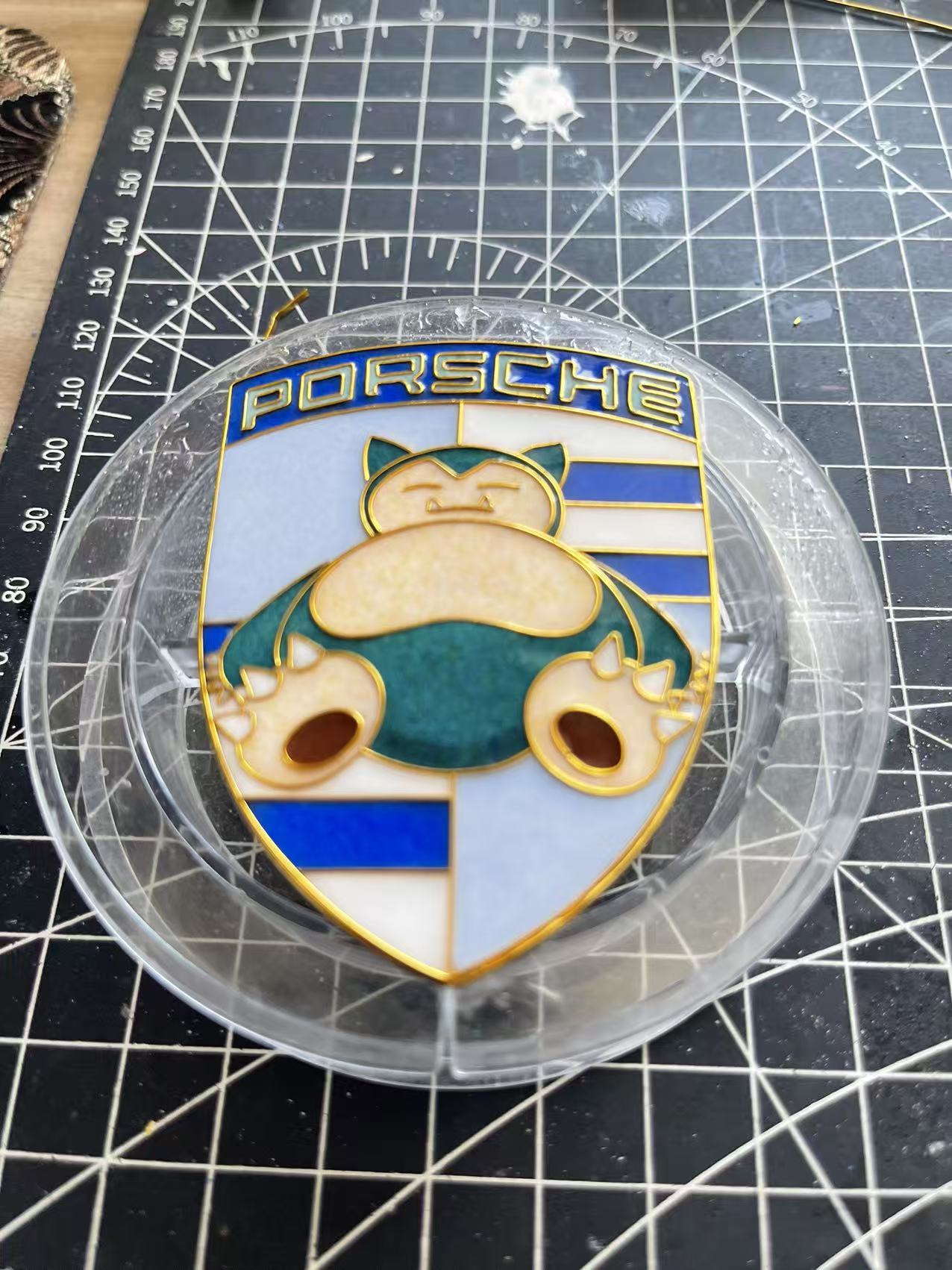 [Heritage Enamel Custom Car Badge - Snorlax | Master Artisan Hand-Painted Emblem