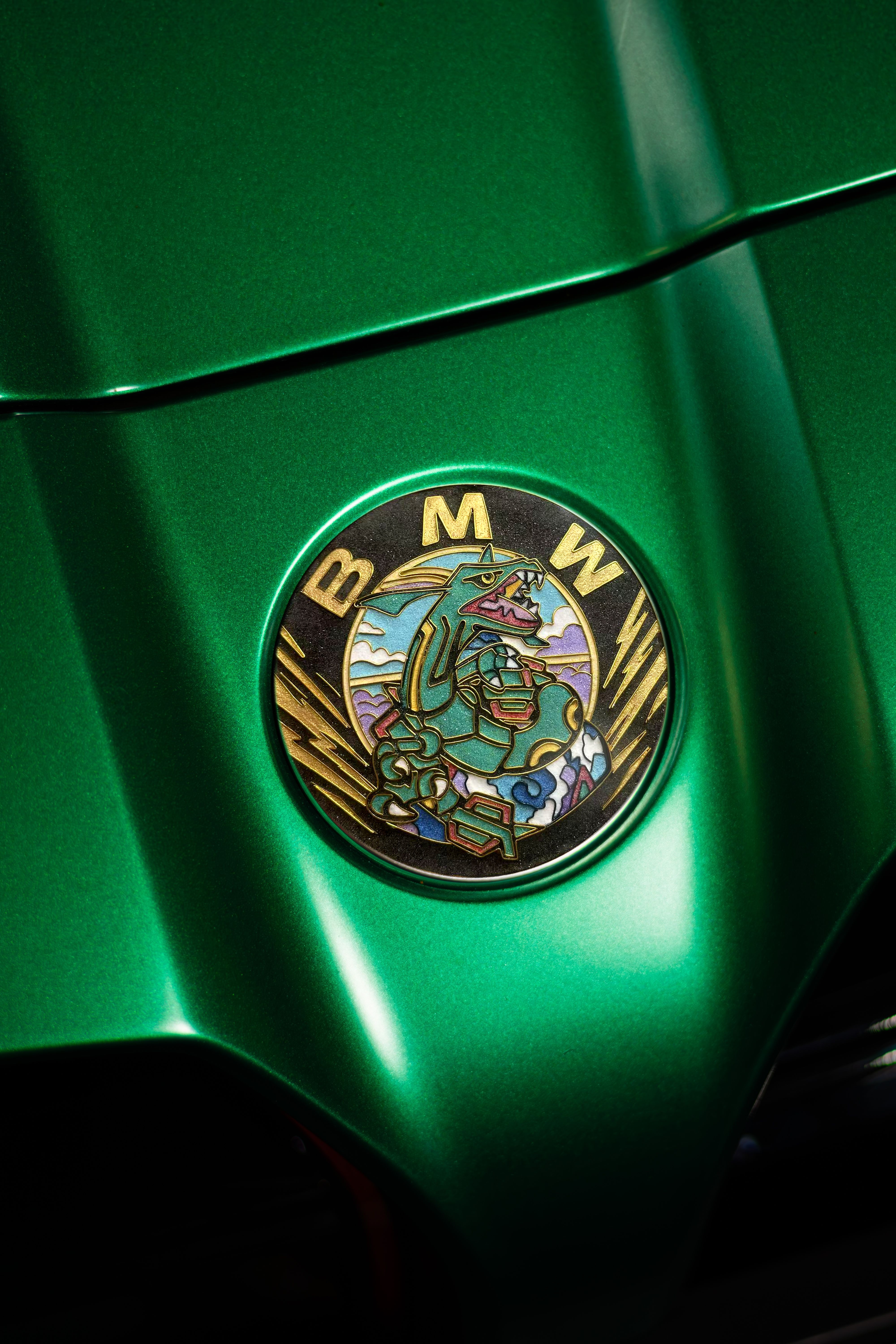 [Heritage Enamel Custom Car Badge - Rayquzza| Master Artisan Hand-Painted Emblem