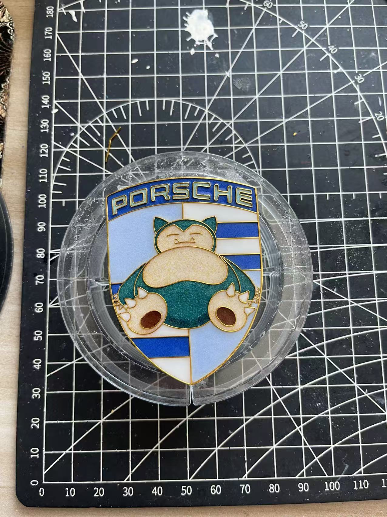 [Heritage Enamel Custom Car Badge - Snorlax | Master Artisan Hand-Painted Emblem