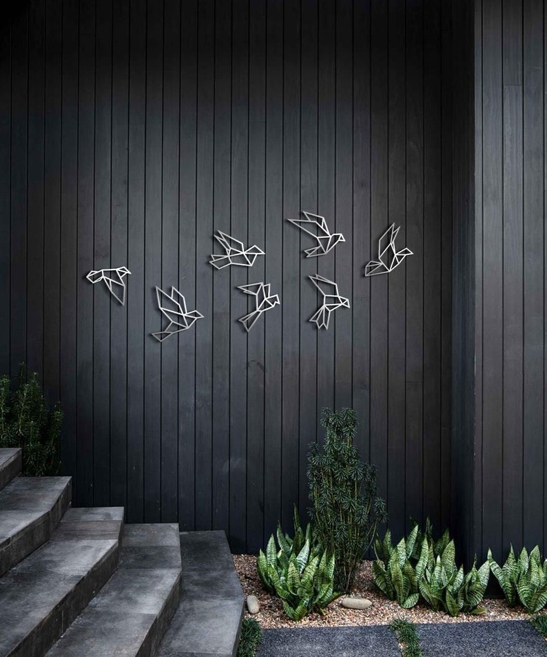 Metal art wall decoration available both indoors and outdoors