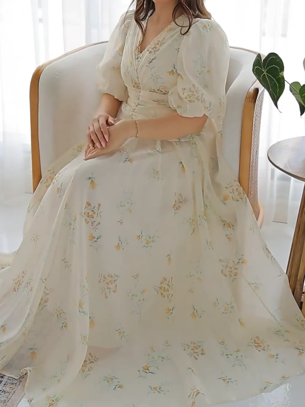 Hilaria Floral Midi Dress