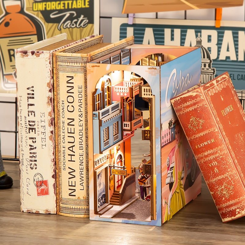 Havana Stroll Book Nook 3D Wooden Puzzle