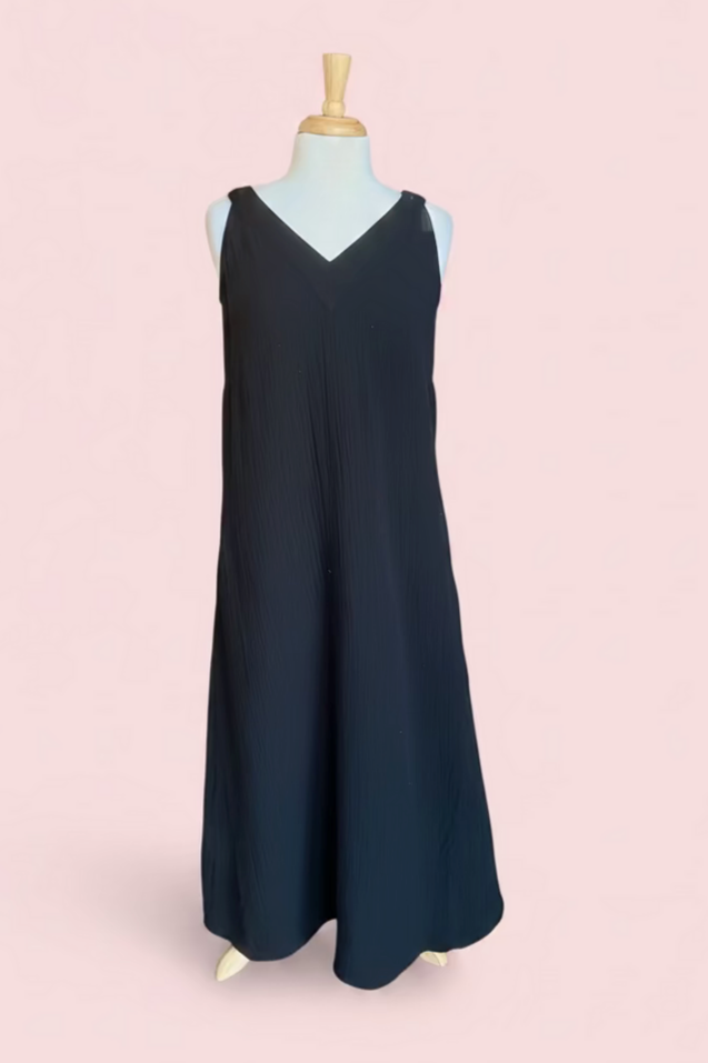 Black Sleeveless V-Neck Crinkle Maxi Dress