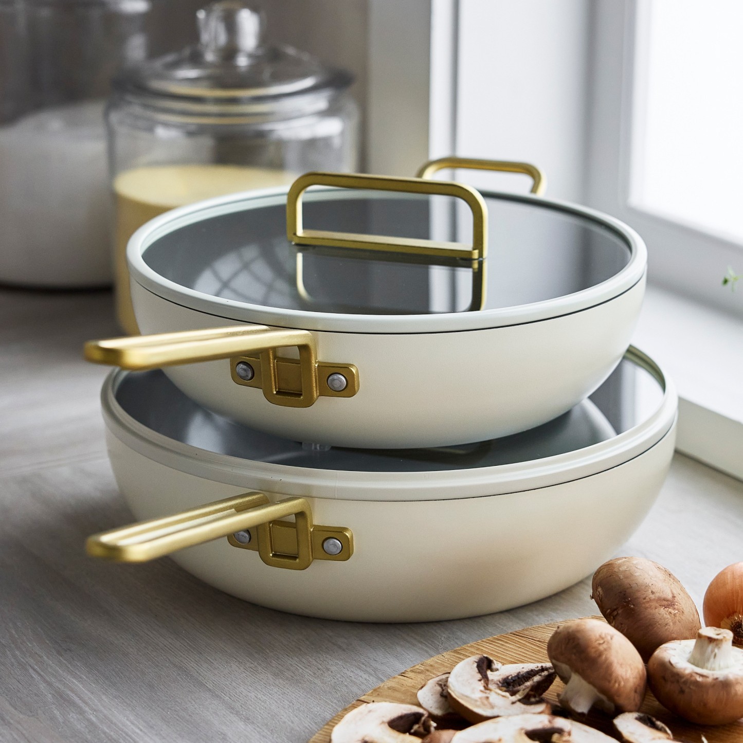 Ceramic Nonstick Essential Pan with Lid