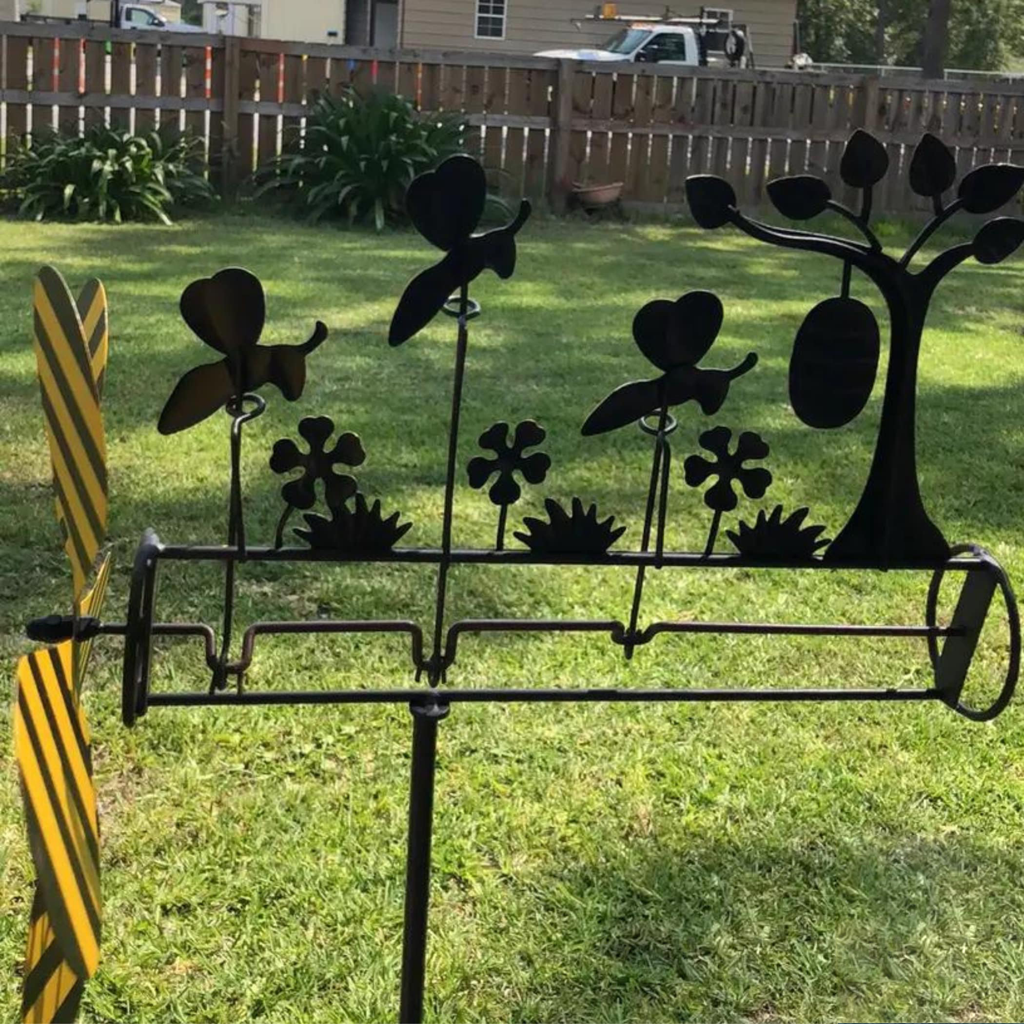 Bumble Bee Windmill for Garden Decor, Wind Spinner Bees