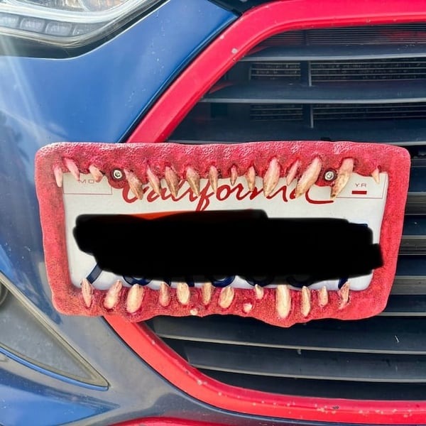 🔥BUY 2 GET 1 FREE-Last Day🔥Creature teeth license plate🤩