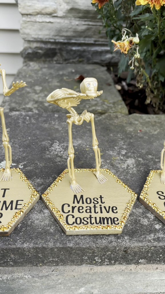 🔥Last Day Sale-💀🏆Halloween Best Costume Skeleton Trophy