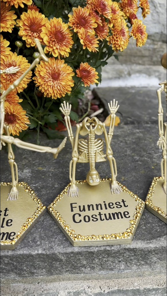 🔥Last Day Sale-💀🏆Halloween Best Costume Skeleton Trophy