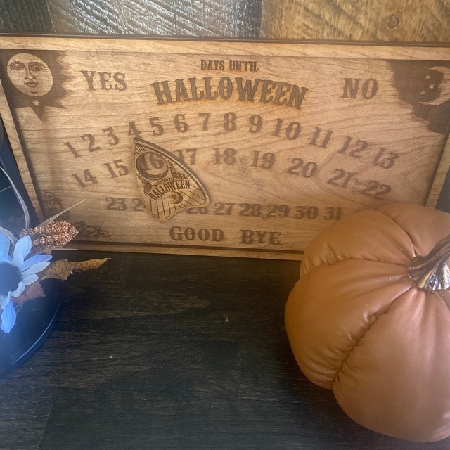 Halloween Countdown Board with Magnetic Pieces