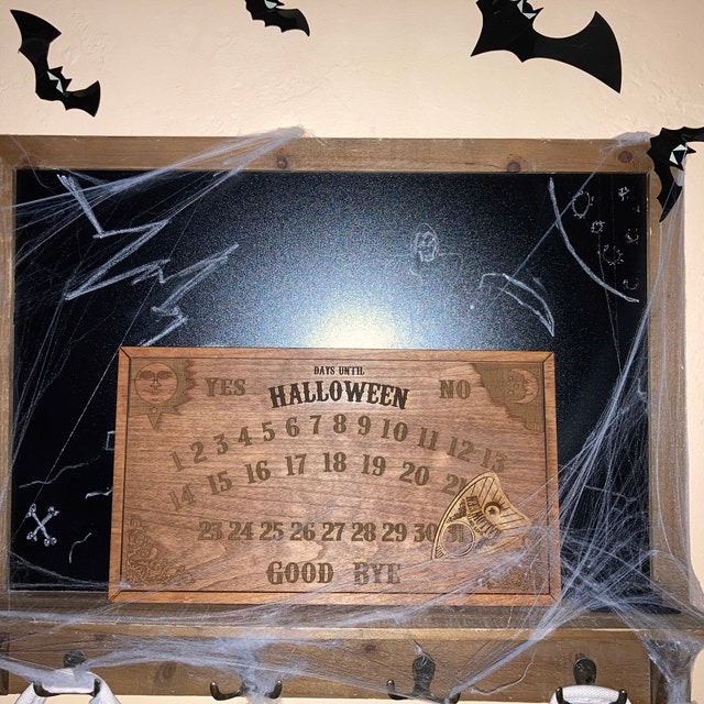 Halloween Countdown Board with Magnetic Pieces