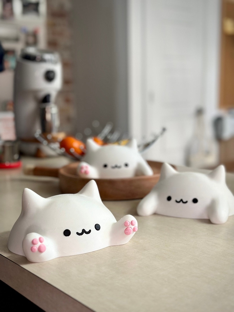 Kawaii Desk Cat- Adorable Desk Decor