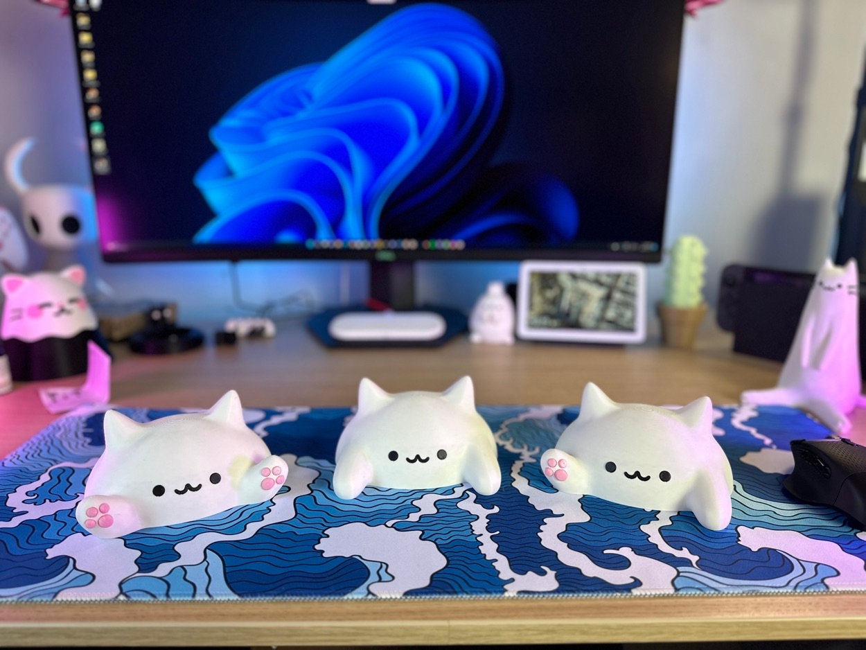 Kawaii Desk Cat- Adorable Desk Decor