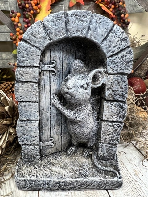Garden Mouse Door Stone Statue