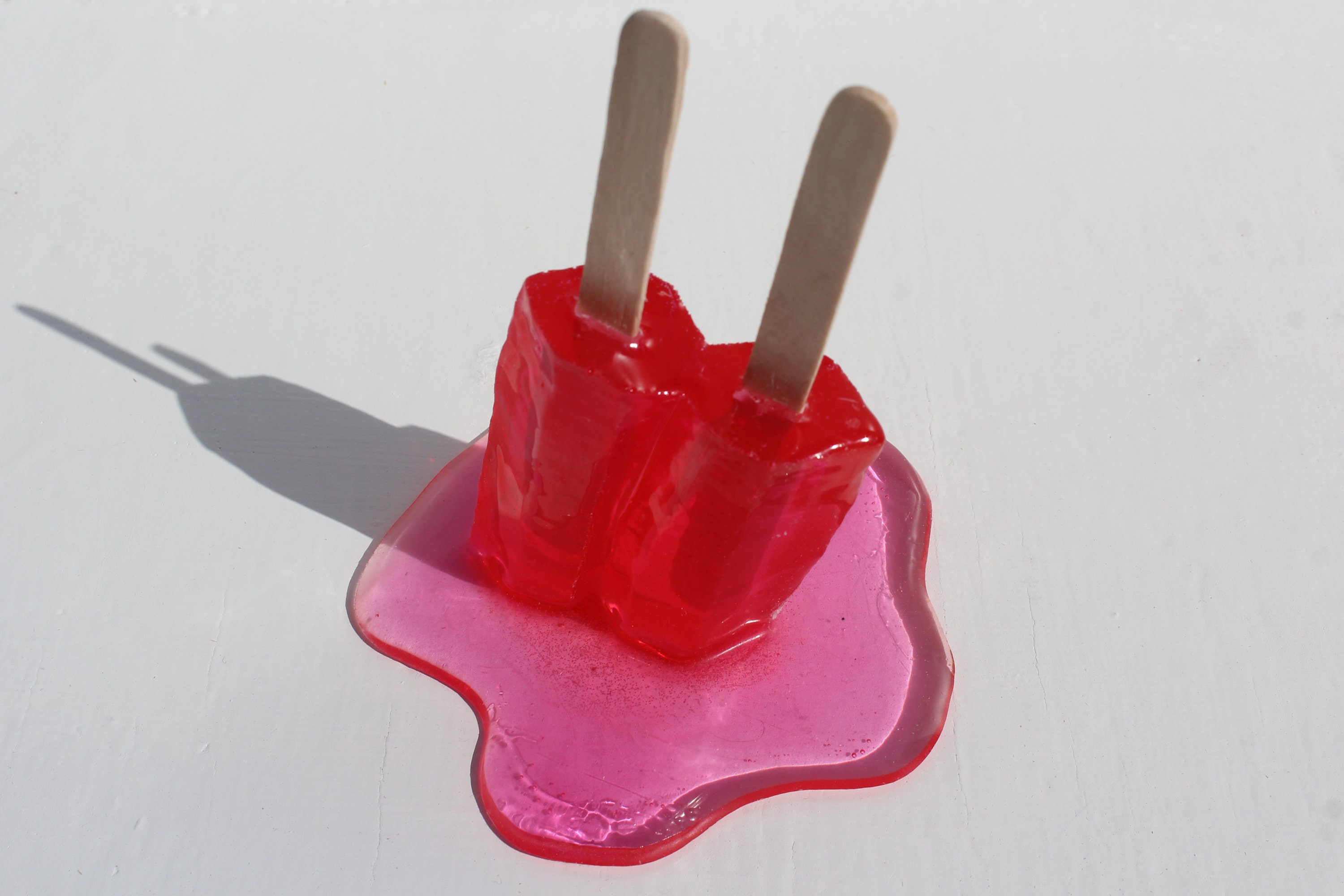 Resin twin popsicle double stick melting sucker sculptures