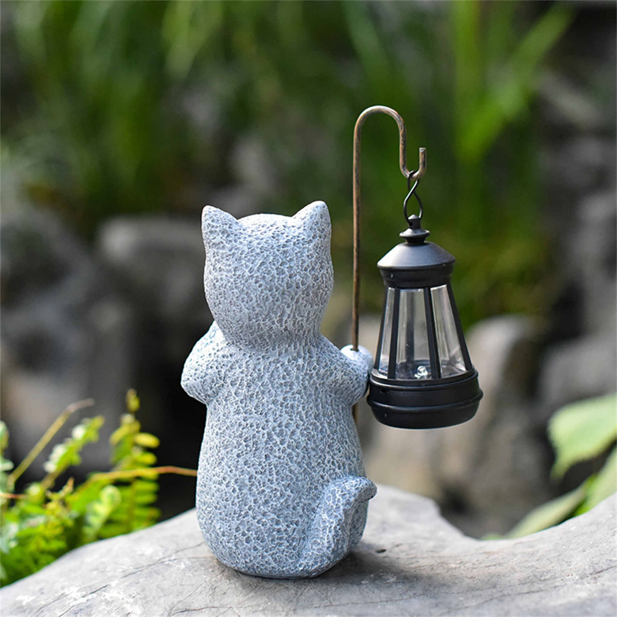 Cat Statue Garden Ornament with Solar Lantern