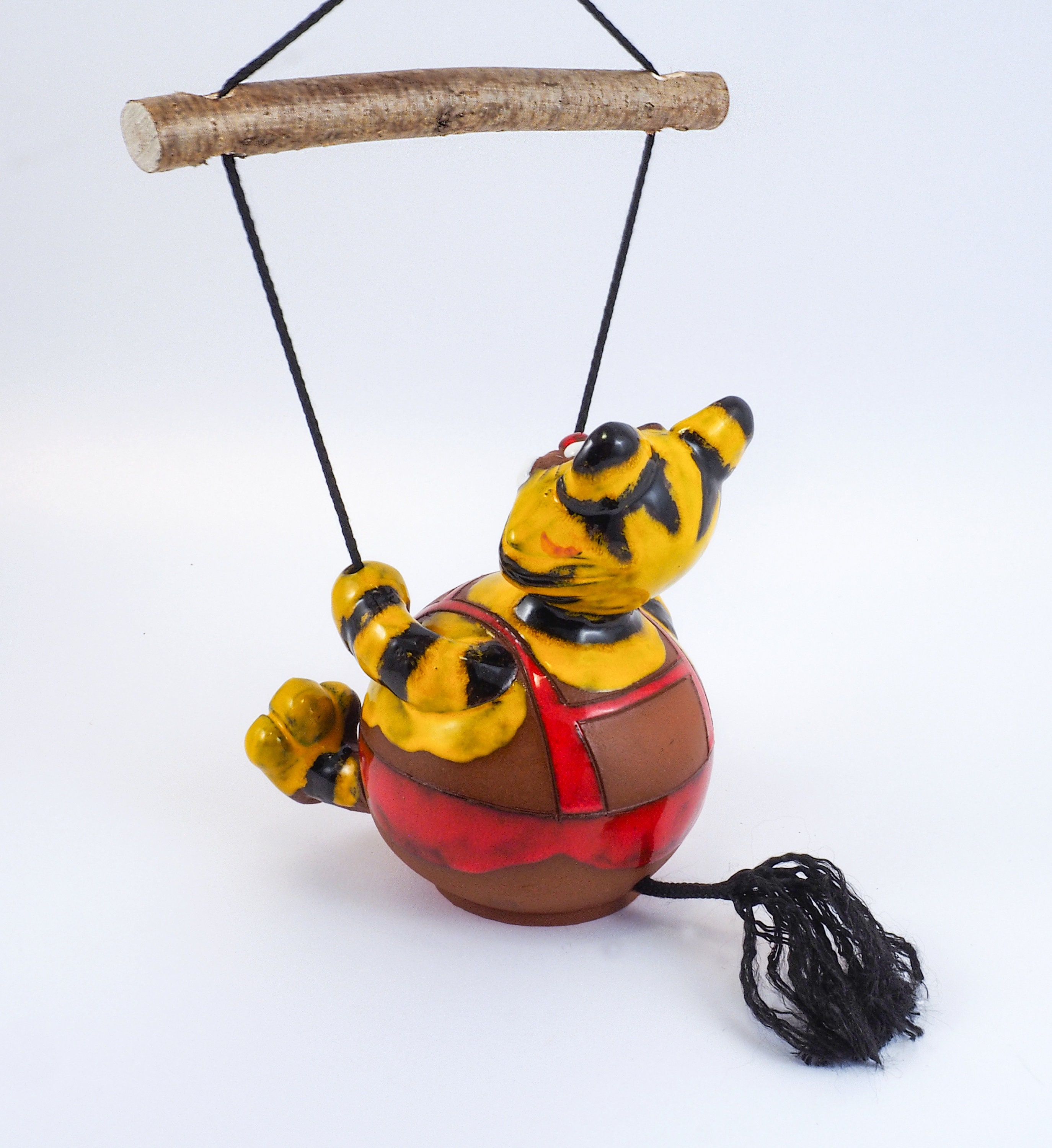 Ceramic Garden Decoration ，Art Yellow Cat Swing