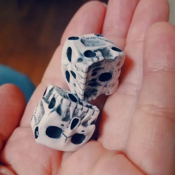 🎲White Skull Dice for Casual Parties and Board Games