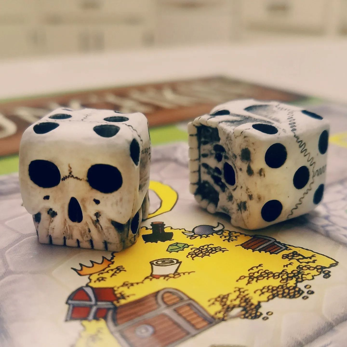 🎲White Skull Dice for Casual Parties and Board Games