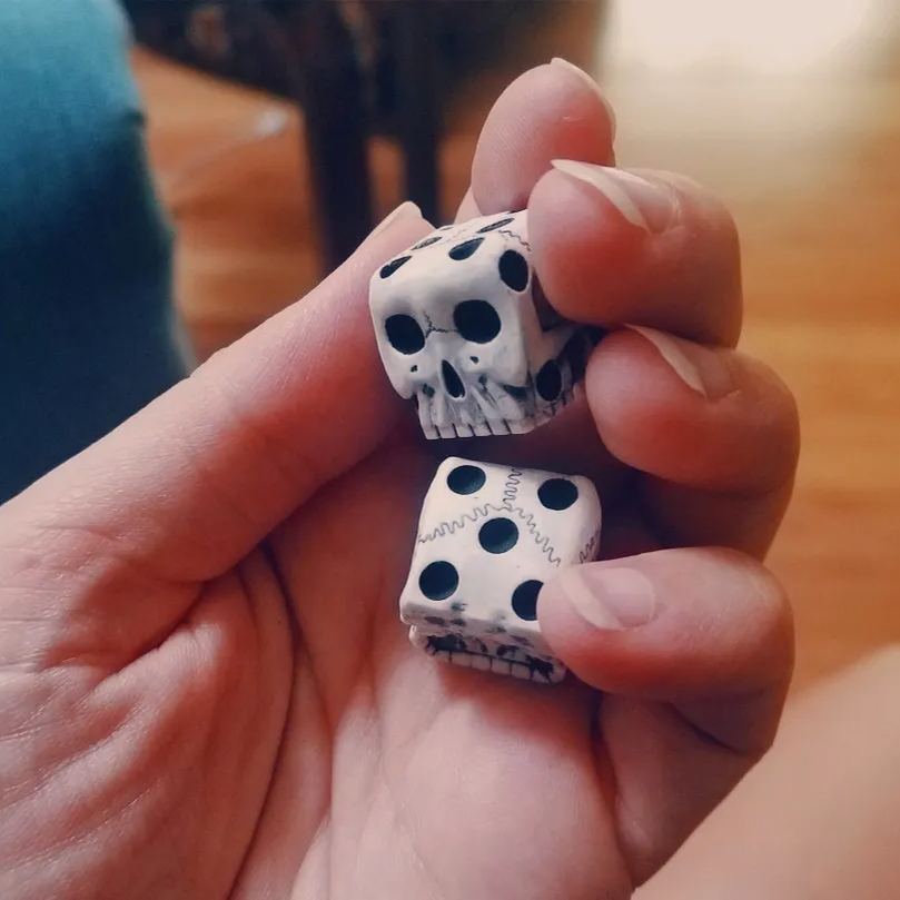 🎲White Skull Dice for Casual Parties and Board Games