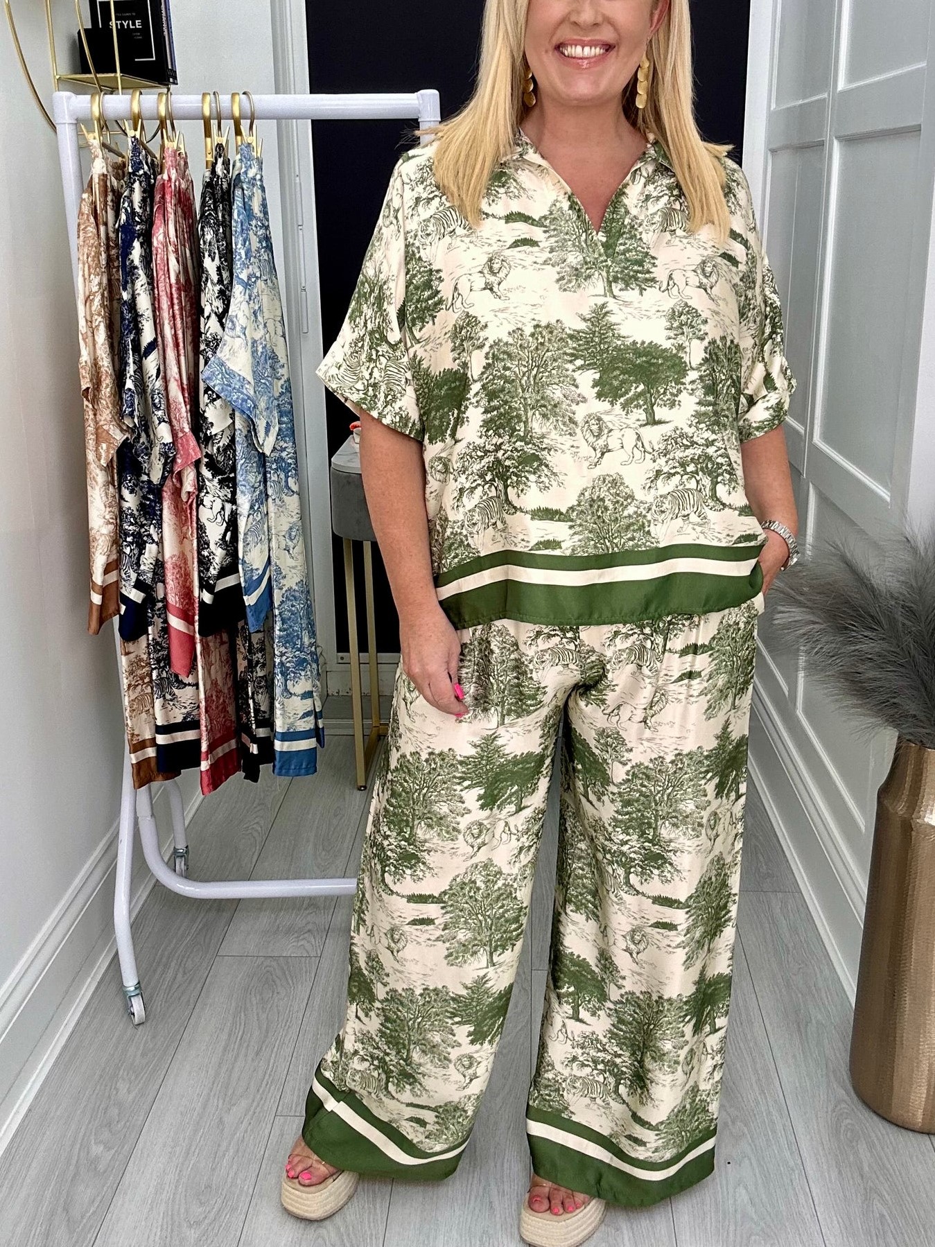 HOT SALE Women's Animal Plant Print V Neck Long Sleeve and Drawstring Pocket Pants Co-ord Set