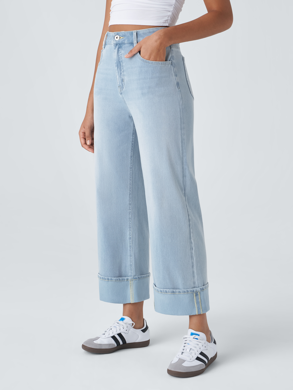 Women's High Waisted Multiple Pockets Rolled Hem Wide Leg Jeans