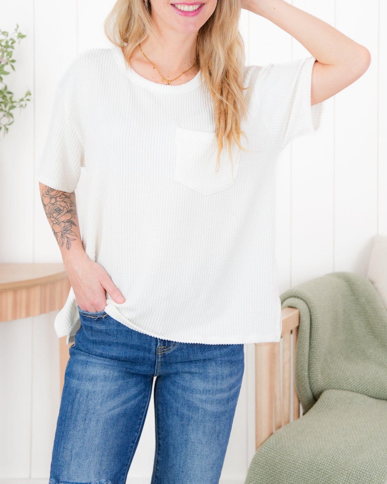 Solid Ribbed Short Sleeve Top With Pocket