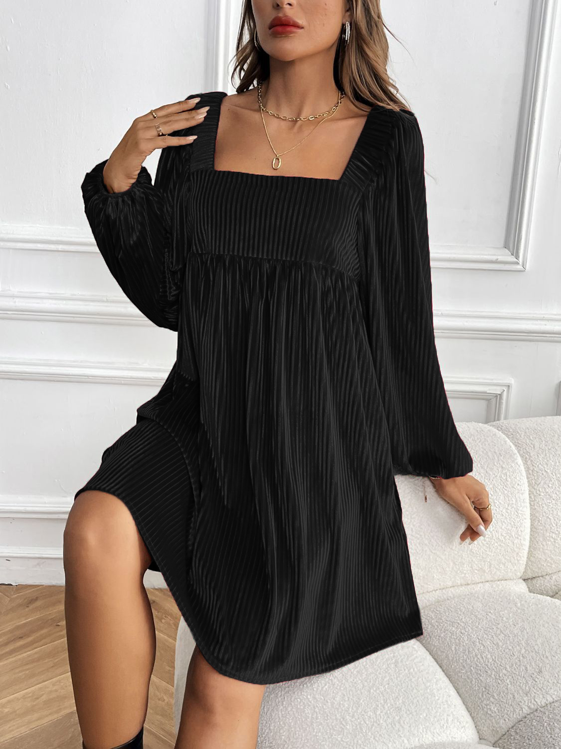 Perfect Tie pocketed Square Neck Long Sleeve Velvet Dress