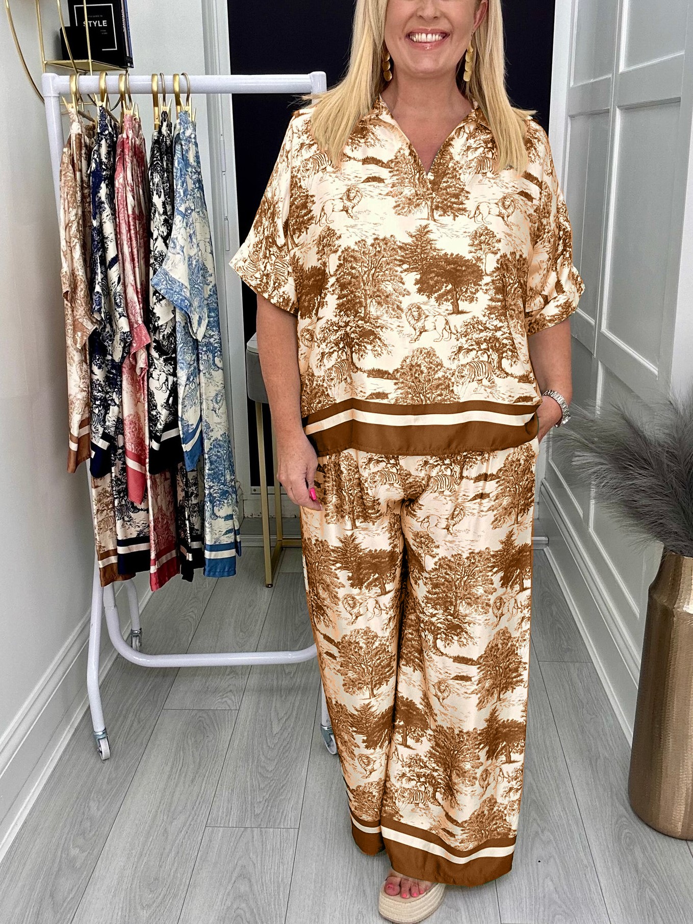 HOT SALE Women's Animal Plant Print V Neck Long Sleeve and Drawstring Pocket Pants Co-ord Set