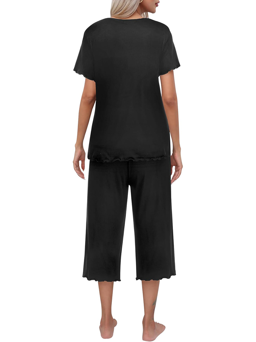 Women's Printed Short Sleeve Top with Capri Pants Lounge & Sleepwear Set