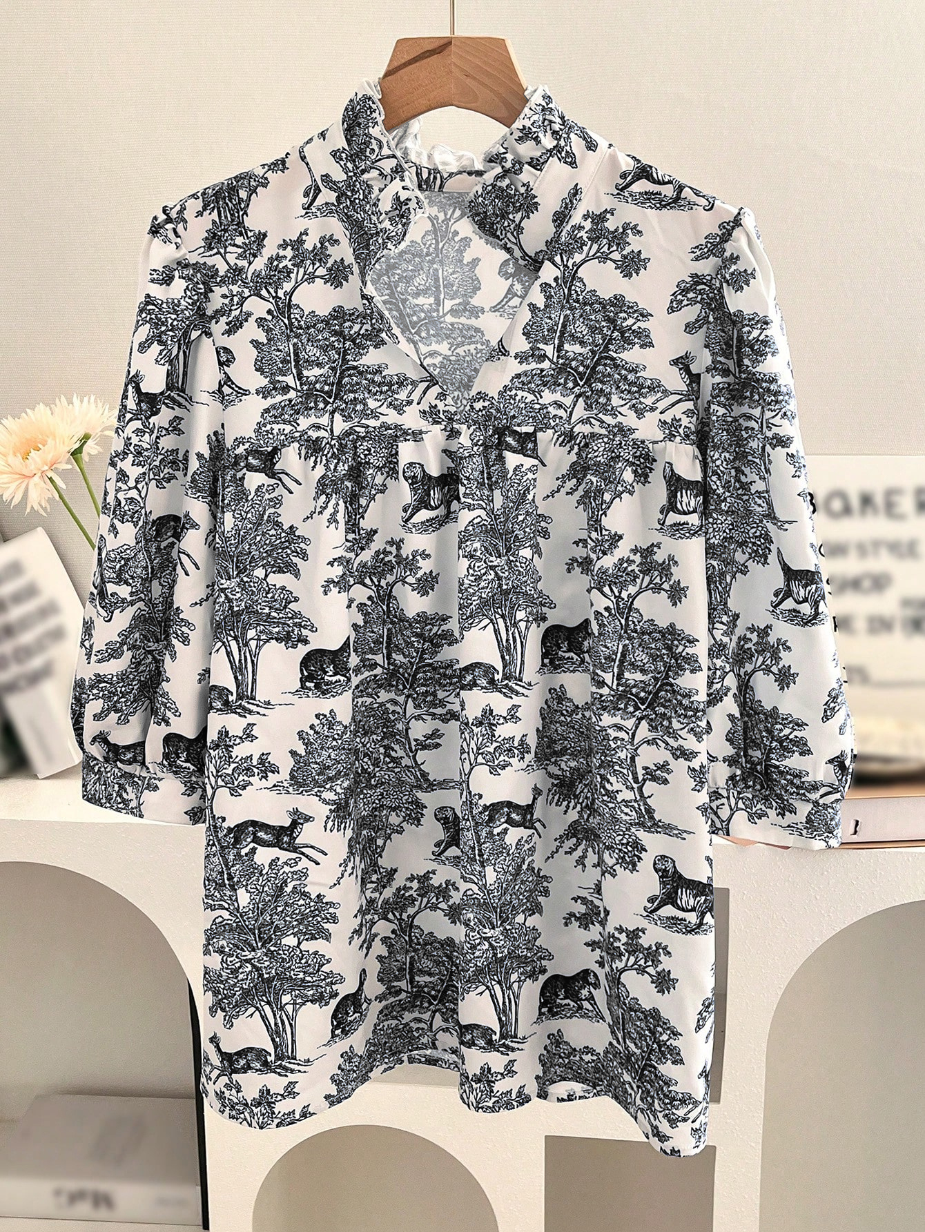 HOT SALE Vacation Plant Animal Blue And White Porcelain Pattern Short-Sleeved V-Neck Printed Shirt