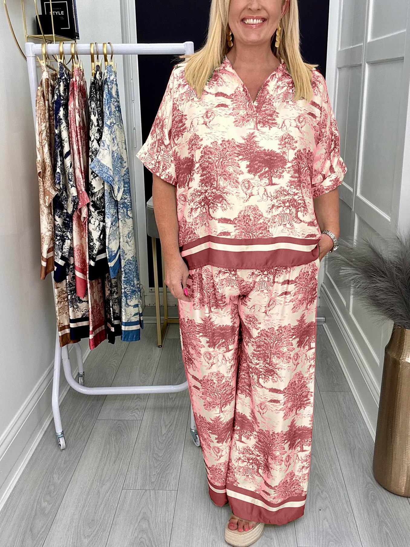 HOT SALE Women's Animal Plant Print V Neck Long Sleeve and Drawstring Pocket Pants Co-ord Set