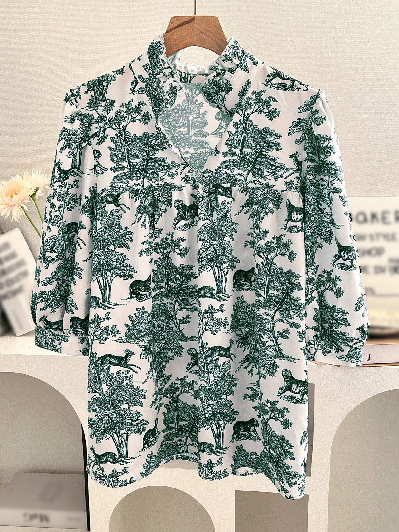 HOT SALE Vacation Plant Animal Blue And White Porcelain Pattern Short-Sleeved V-Neck Printed Shirt