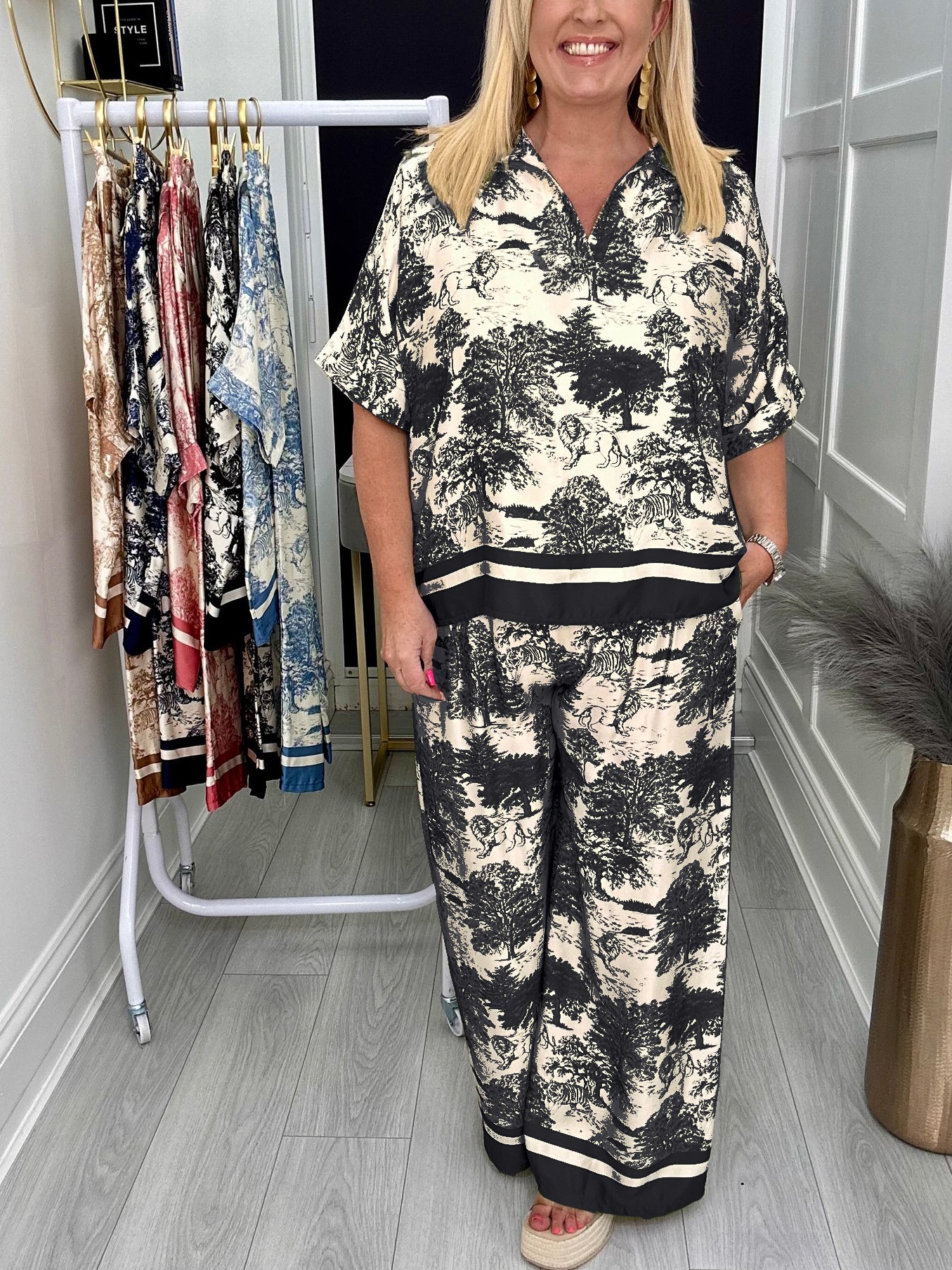 HOT SALE Women's Animal Plant Print V Neck Long Sleeve and Drawstring Pocket Pants Co-ord Set