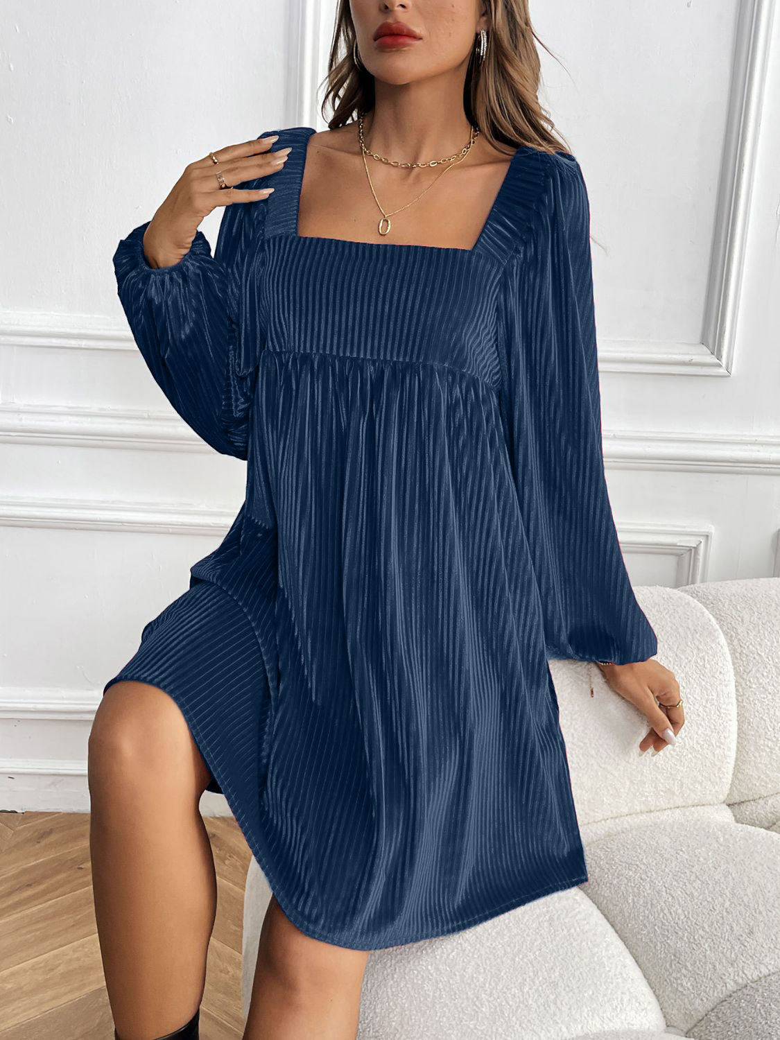 Perfect Tie pocketed Square Neck Long Sleeve Velvet Dress