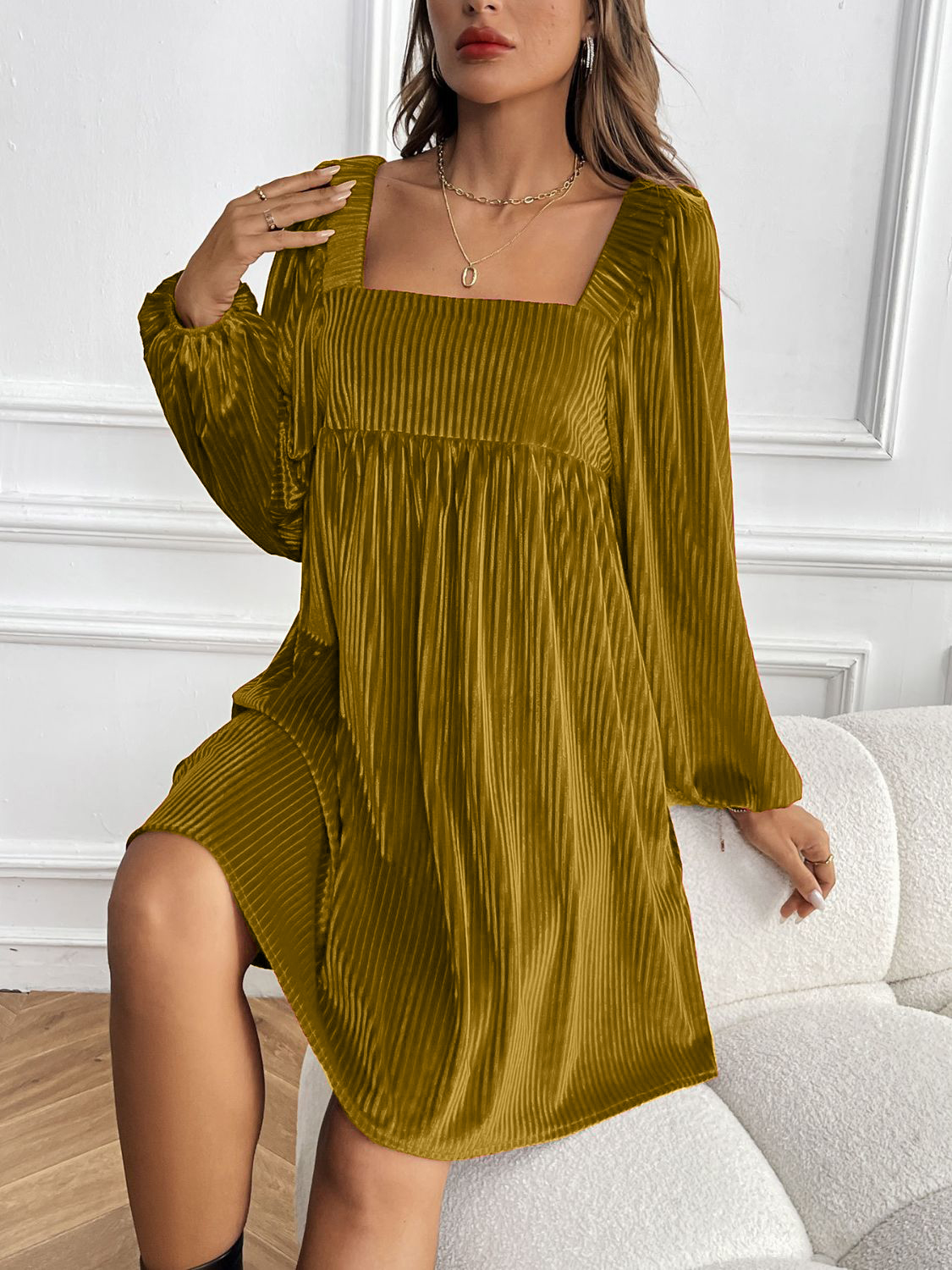 Perfect Tie pocketed Square Neck Long Sleeve Velvet Dress