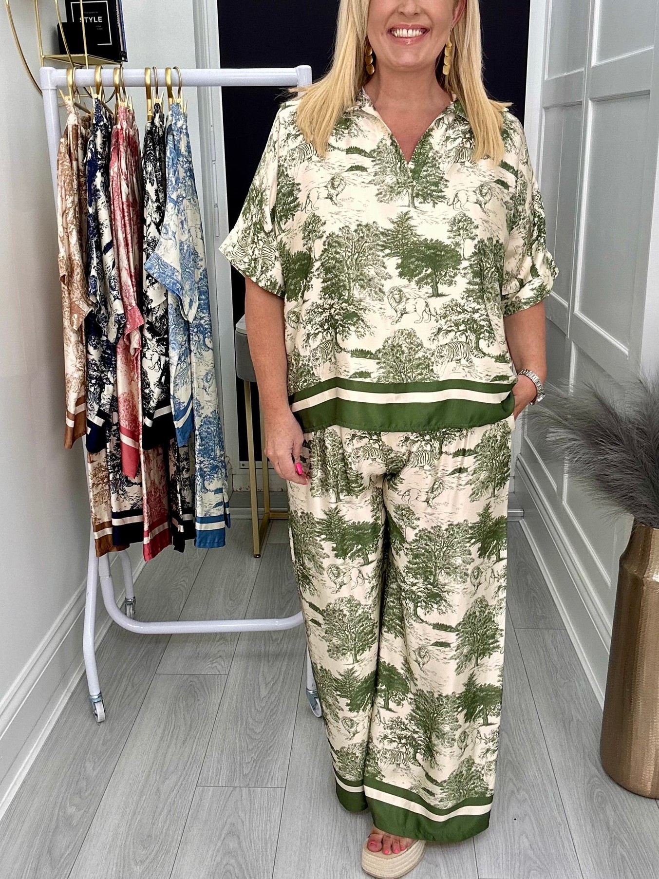 HOT SALE Women's Animal Plant Print V Neck Long Sleeve and Drawstring Pocket Pants Co-ord Set